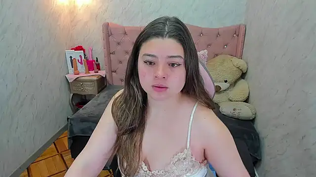Lianngrace online show from June 2, 2:19 pm