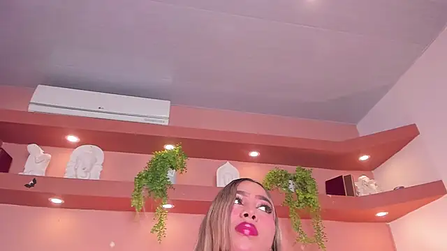 Snapshot of SofiaBennett_ chatting on November 6, 12:17 pm SofiaBennett online show from November 6, 12:17 pm