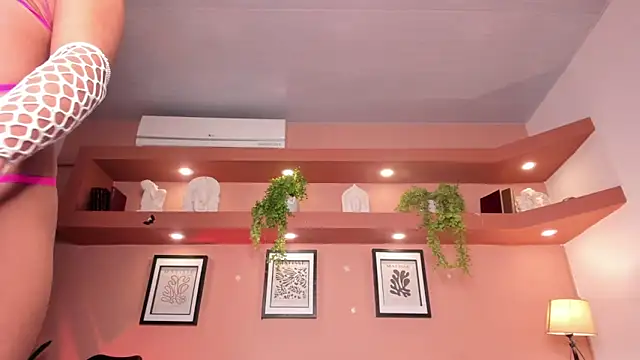 Snapshot of SofiaBennett_ chatting on November 20, 12:27 pm SofiaBennett online show from November 20, 12:27 pm