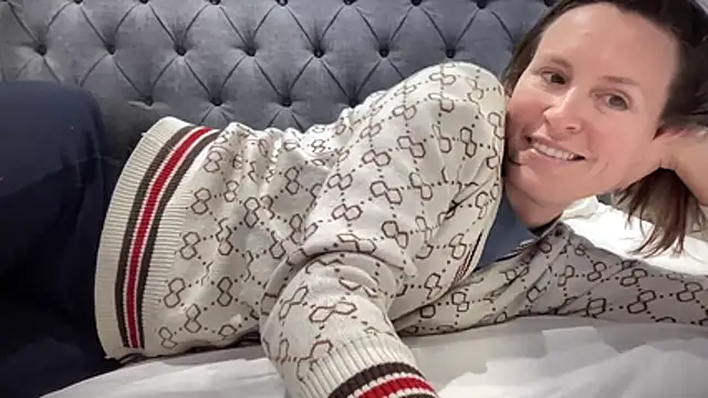 eatmypie69 online show from October 19, 7:58 pm