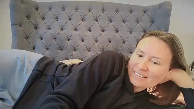 eatmypie69 online show from April 7, 8:59 am