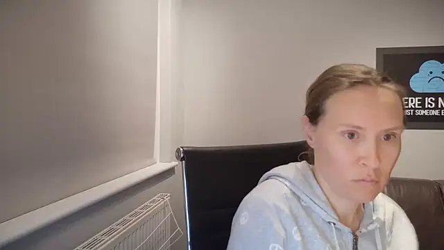 eatmypie69 online show from April 15, 8:09 pm