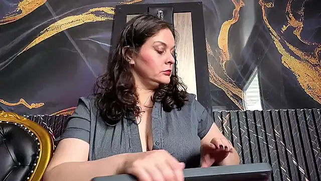 Snapshot of AmandaKovich chatting on February 4, 6:58 pm AmandaKovich online show from February 4, 6:58 pm