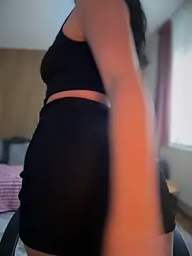 YoungHotMilf97 online show from February 24, 8:34 am