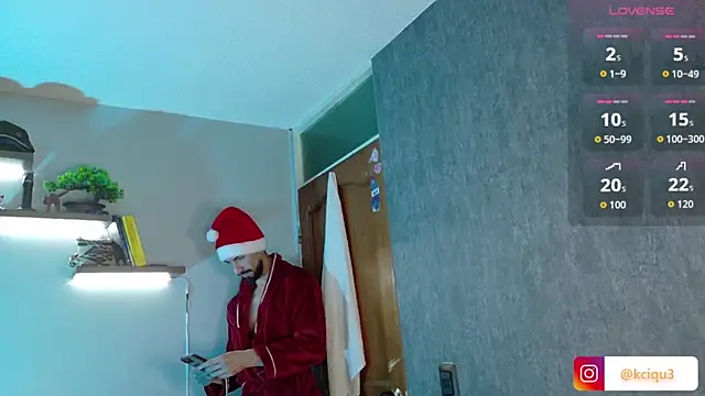 Snapshot of K_cique chatting on December 14, 11:04 am K cique online show from December 14, 11:04 am