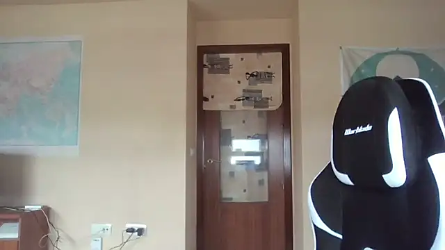 Snapshot of llopaco chatting on February 7, 12:31 pm llopaco online show from February 7, 12:31 pm