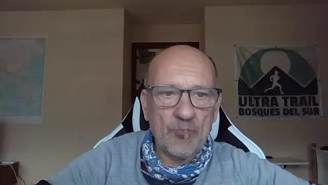 Snapshot of llopaco chatting on February 11, 1:27 pm llopaco online show from February 11, 1:27 pm