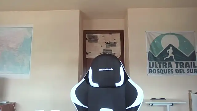 Snapshot of llopaco chatting on February 15, 11:41 am llopaco online show from February 15, 11:41 am