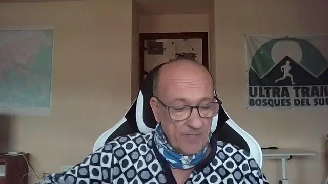 Snapshot of llopaco chatting on February 16, 11:50 am llopaco online show from February 16, 11:50 am