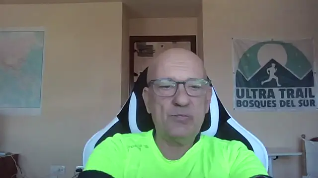 Snapshot of llopaco chatting on February 24, 11:08 am llopaco online show from February 24, 11:08 am