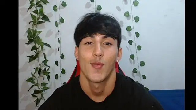 neithanzynxx online show from March 4, 7:43 pm