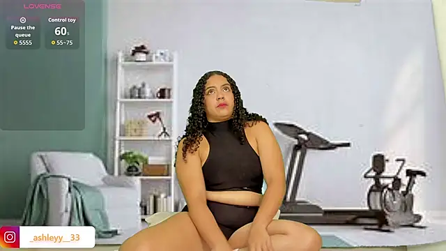  Ashley 33 online show from October 18, 8:20 pm