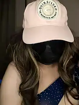 Snapshot of Loly2025 chatting on March 7, 1:20 am Loly2025 online show from March 7, 1:20 am