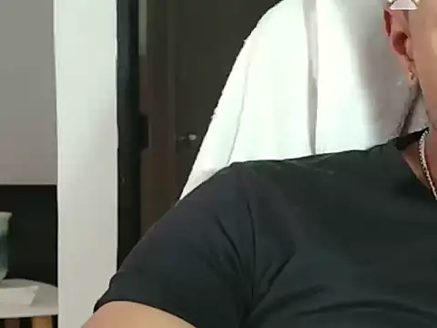 Snapshot of juniorguty chatting on February 19, 7:16 pm juniorguty online show from February 19, 7:16 pm