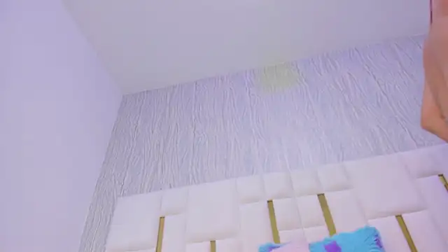 hillary uckerman  online show from November 30, 11:25 am