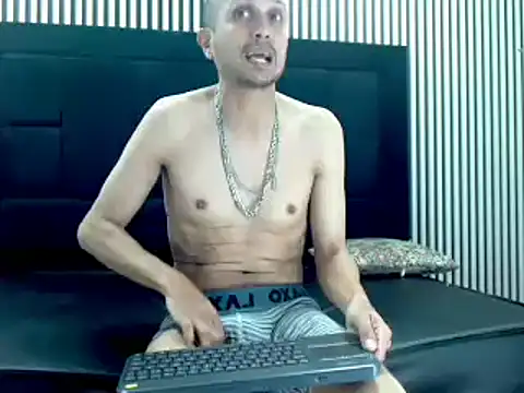 JhonTorres018 online show from February 18, 6:48 am