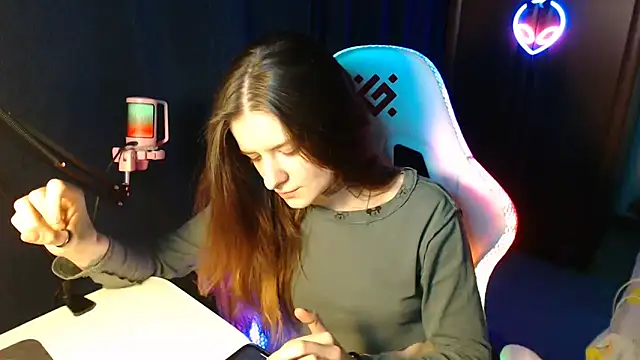 Snapshot of your---love chatting on February 27, 6:09 pm your---love online show from February 27, 6:09 pm