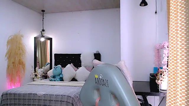 nilam valker online show from February 15, 6:23 pm