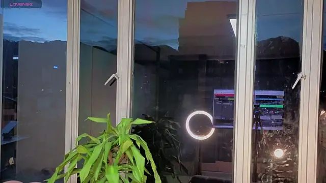 Snapshot of Ivanna_West chatting on October 9, 10:24 am Ivanna West online show from October 9, 10:24 am