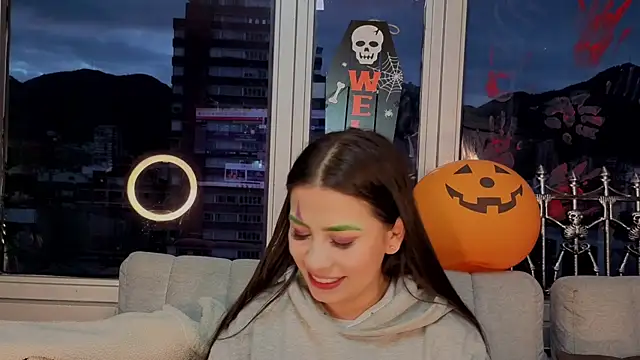 Snapshot of Ivanna_West chatting on October 14, 10:38 am Ivanna West online show from October 14, 10:38 am