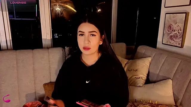 Snapshot of Ivanna_West chatting on December 16, 10:09 am Ivanna West online show from December 16, 10:09 am