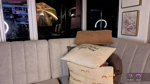 Snapshot of Ivanna_West chatting on January 10, 10:06 am Ivanna West online show from January 10, 10:06 am