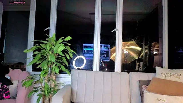 Snapshot of Ivanna_West chatting on January 15, 10:09 am Ivanna West online show from January 15, 10:09 am