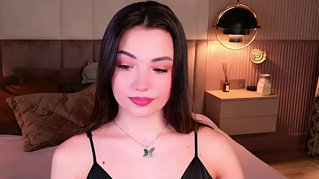 Snapshot of Alice_Deleon chatting on October 16, 6:36 am Alice Deleon online show from October 16, 6:36 am