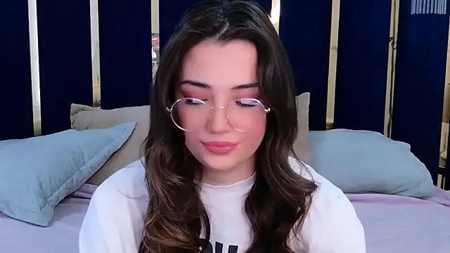 Snapshot of Alice_Deleon chatting on November 20, 11:43 am Alice Deleon online show from November 20, 11:43 am