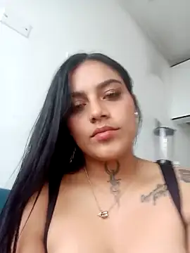 Snapshot of Emily_sharlot chatting on March 2, 9:43 pm Emily sharlot online show from March 2, 9:43 pm