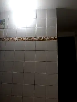 Snapshot of EmmaSulivan chatting on December 22, 11:07 am EmmaSulivan online show from December 22, 11:07 am