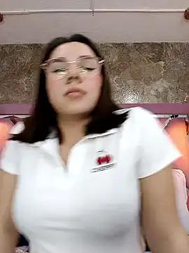 Snapshot of EmmaSulivan chatting on January 5, 5:27 pm EmmaSulivan online show from January 5, 5:27 pm