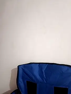 Snapshot of EmmaSulivan chatting on January 15, 11:15 am EmmaSulivan online show from January 15, 11:15 am