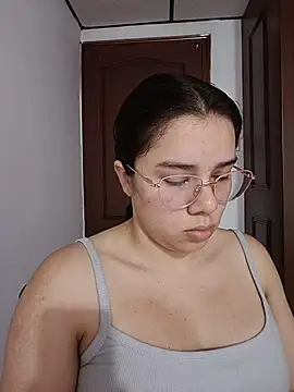 Snapshot of EmmaSulivan chatting on February 13, 11:06 am EmmaSulivan online show from February 13, 11:06 am