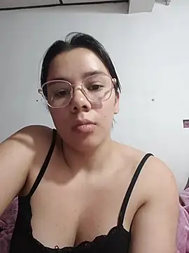 Snapshot of EmmaSulivan chatting on February 19, 11:06 am EmmaSulivan online show from February 19, 11:06 am