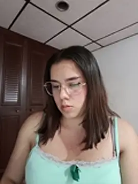 Snapshot of EmmaSulivan chatting on February 20, 10:21 pm EmmaSulivan online show from February 20, 10:21 pm