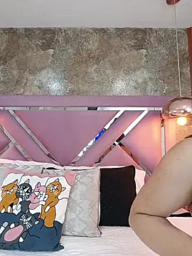 Snapshot of EmmaSulivan chatting on March 24, 12:32 pm EmmaSulivan online show from March 24, 12:32 pm