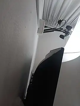 Snapshot of EmmaSulivan chatting on March 27, 11:54 am EmmaSulivan online show from March 27, 11:54 am