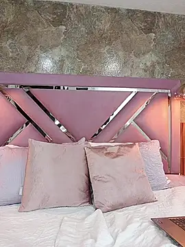 Snapshot of EmmaSulivan chatting on March 28, 12:16 pm EmmaSulivan online show from March 28, 12:16 pm