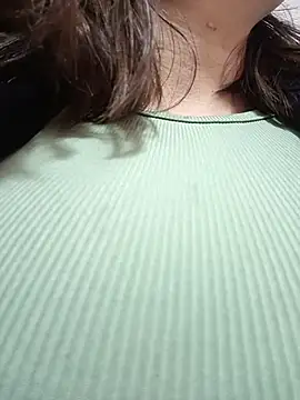 Snapshot of EmmaSulivan chatting on April 22, 11:45 am EmmaSulivan online show from April 22, 11:45 am