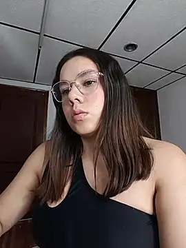 Snapshot of EmmaSulivan chatting on July 7, 3:09 am EmmaSulivan online show from July 7, 3:09 am