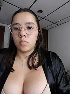 Snapshot of EmmaSulivan chatting on July 11, 2:14 am EmmaSulivan online show from July 11, 2:14 am