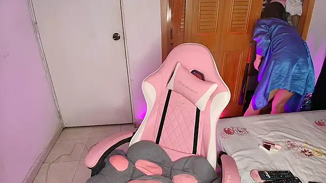 Snapshot of Peach_Rose_ chatting on November 27, 9:06 pm Peach Rose online show from November 27, 9:06 pm