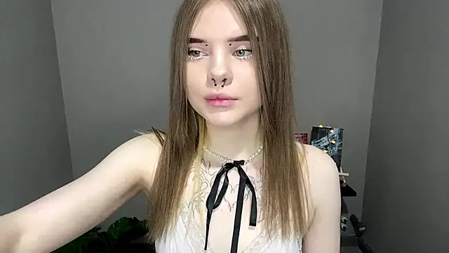 CarolinePepper online show from March 8, 8:14 pm