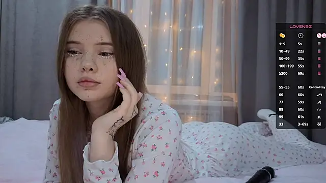 CarolinePepper online show from December 22, 1:41 pm