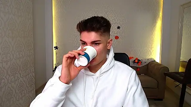 MaxKaiden online show from October 23, 4:56 am