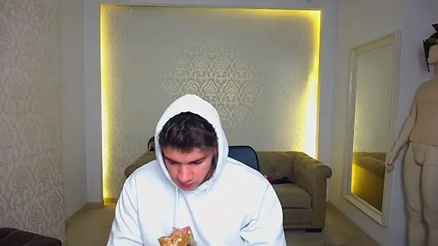 MaxKaiden online show from January 19, 5:55 am