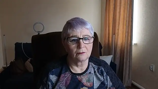 Sandra Snowflake online show from April 13, 4:18 am