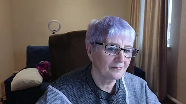 Sandra Snowflake online show from April 27, 4:21 am