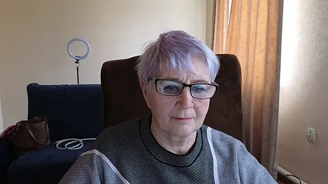 Sandra Snowflake online show from April 29, 10:52 am